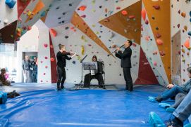 The Trio Triplet in the bouldering area of the Sportarena Adelboden