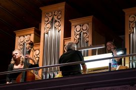 L'organiste Rainer Walker accompagne Obsigänt