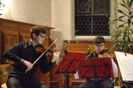 The violinists of the Gardan Quartet