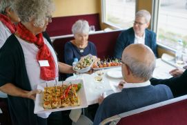 Mit dem «Blauen Pfeil» zum Eröffnungskonzert